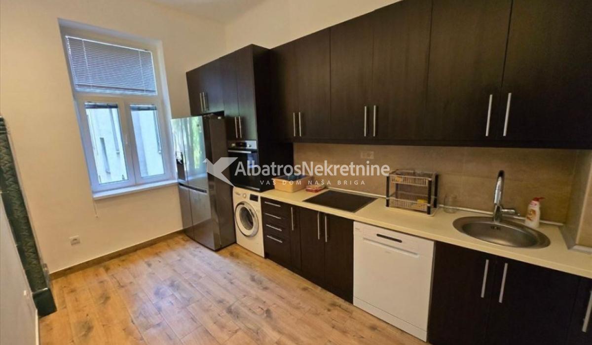 Salonac Miran Svetao kod Beogradjanke, 100m2