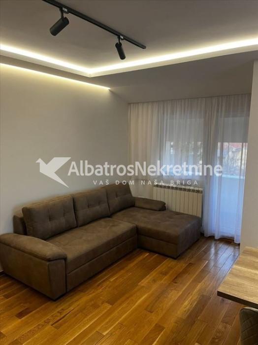 Batajnica, LUX opremljen stan u novogradnji, 50m2