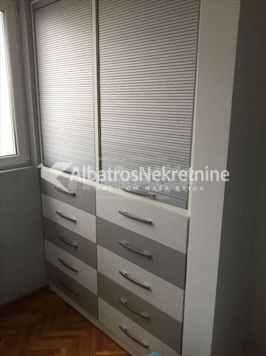 Zvezdara,2,5 soban,stan u zgradi,namesten,komforan