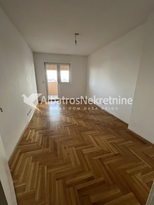 Duplex stan na Karaburmi 74m2