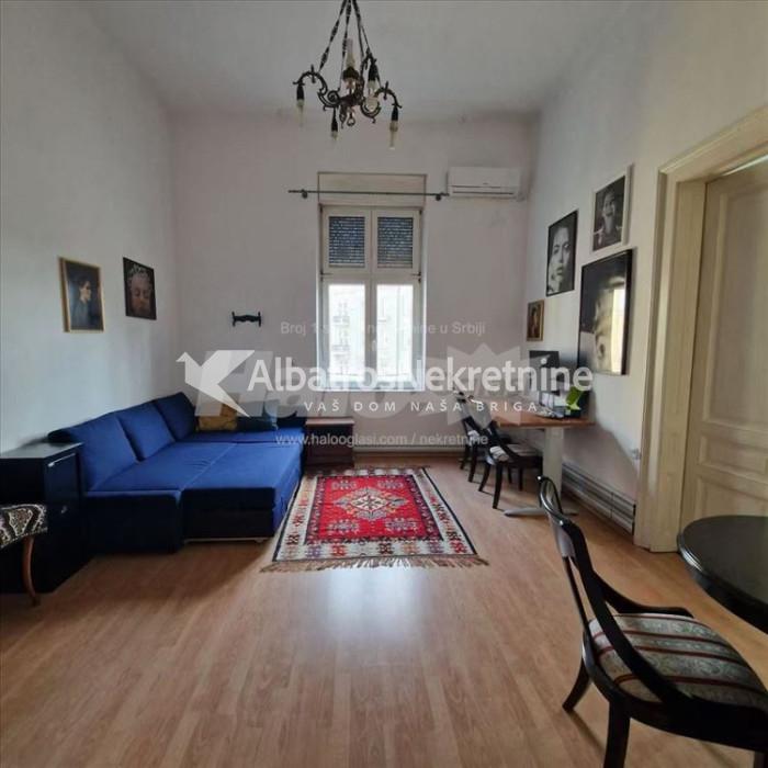 Jedinstven atraktivan Salonac u centru