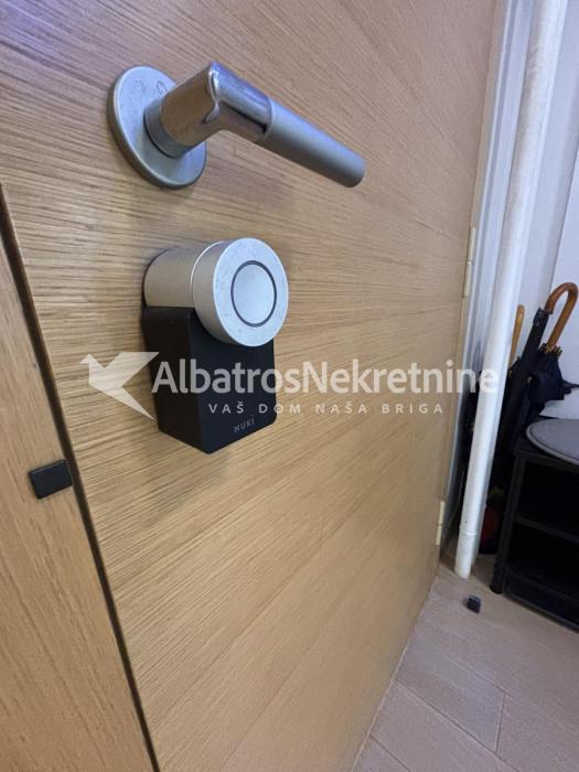 Blok 22, Sava centar, luksuzan, garaza, sve novo