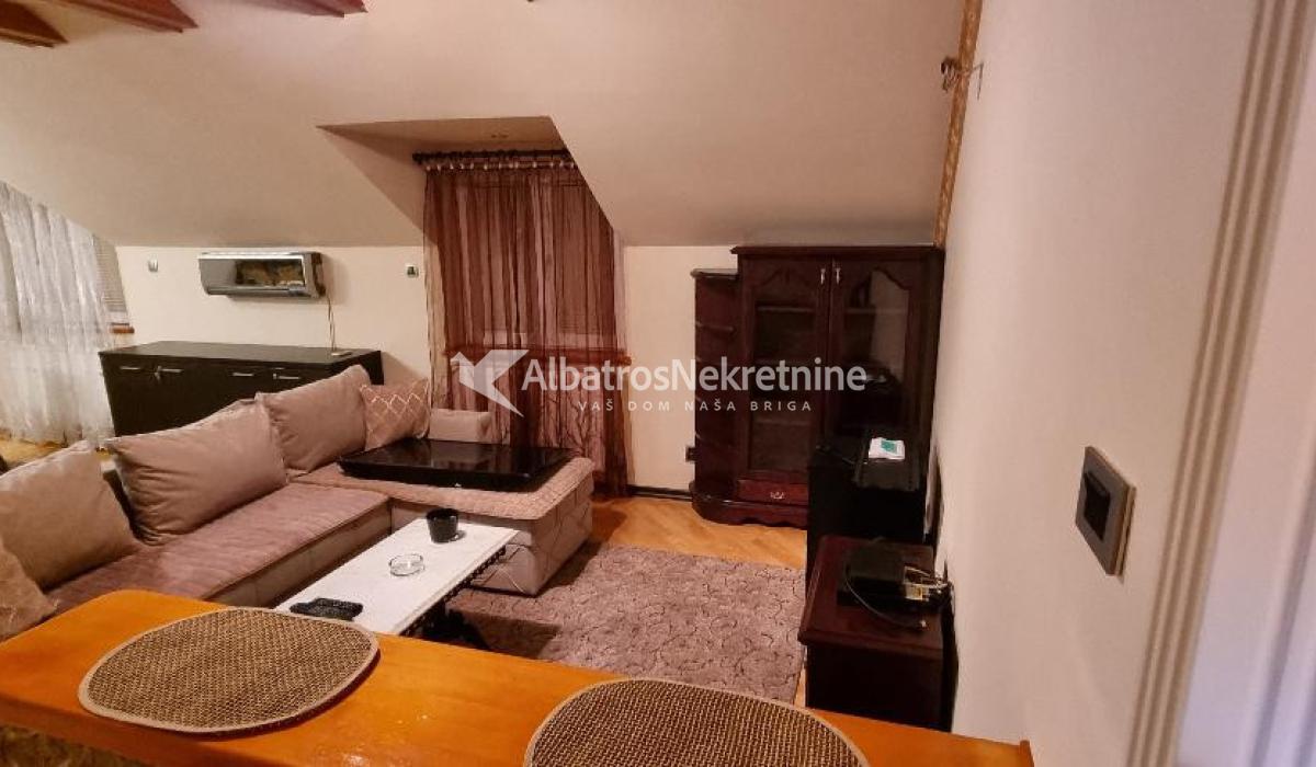 Stan Zemun Lux 
