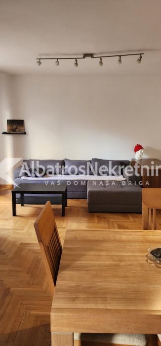 Dvosoban stan 62m2 -50m od Hrama-rezije 100eur