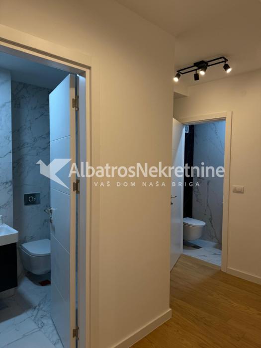 Vukov spomenik-Penthouse 75m2 sa 1 garažnim mestom