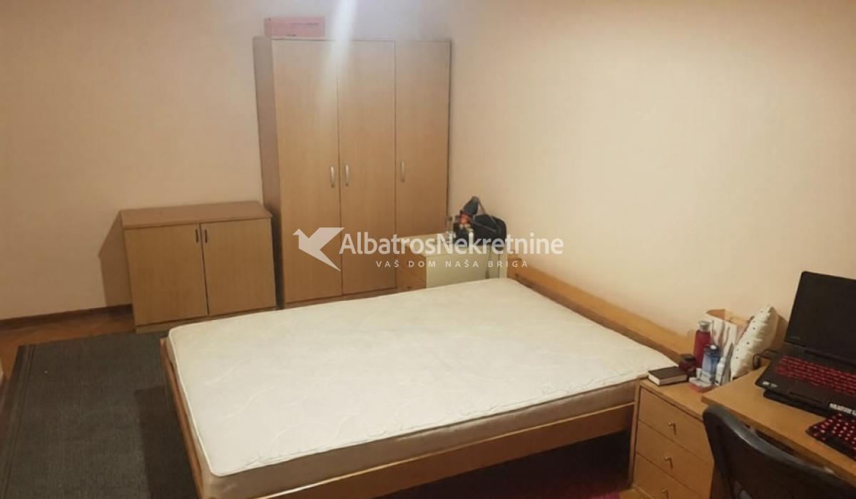 Centar trosoban 75 kvm, lux,, kod Skupstine