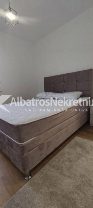 Nov neuseljavan kompletno namešten PARK RESIDENCE