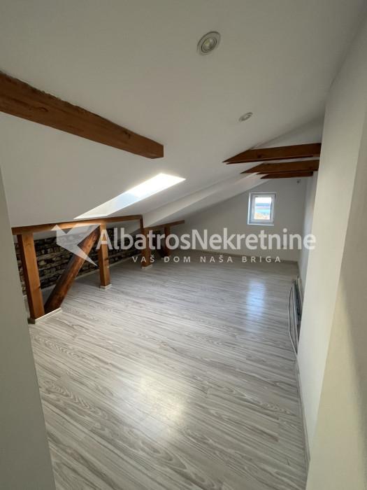 Duplex stan na Karaburmi 74m2