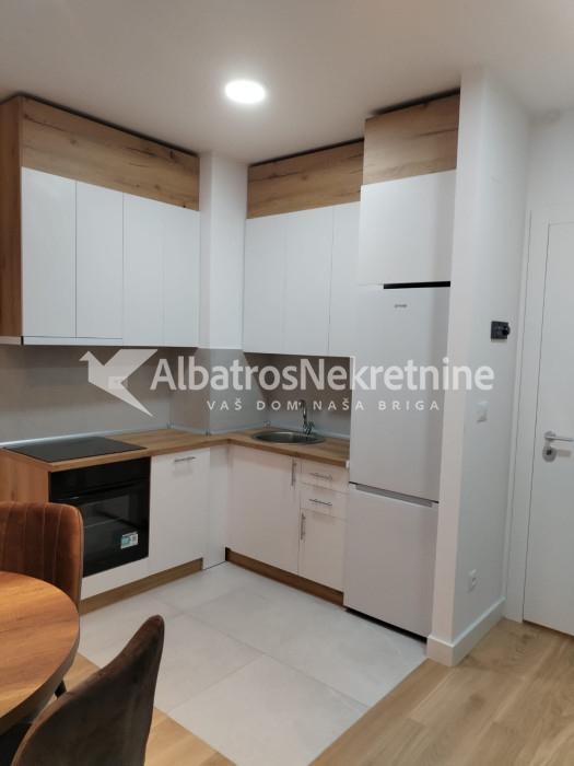 Novi Beograd, Blok 65, 2.0 soban Newport, namešten
