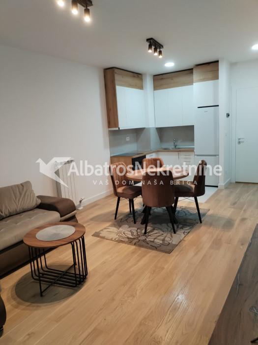 Novi Beograd, Blok 65, 2.0 soban Newport, namešten