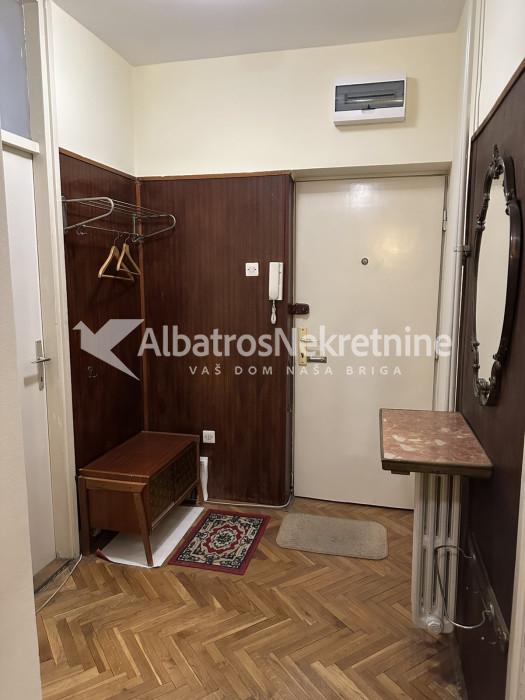 Namešten 2-soban stan u blizini Botaničke bašte