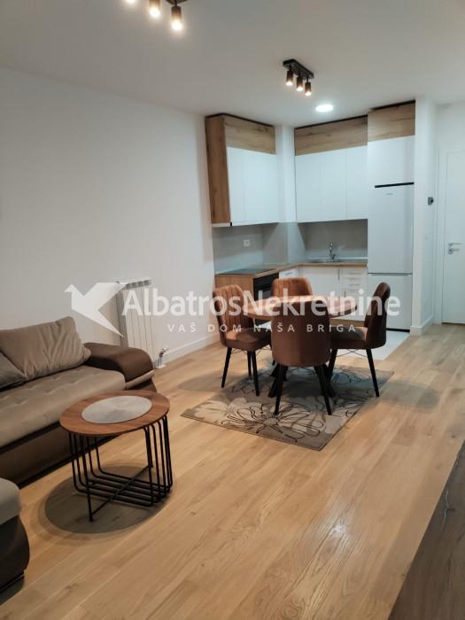 Novi Beograd, Blok 65, 2.0 soban Newport, namešten