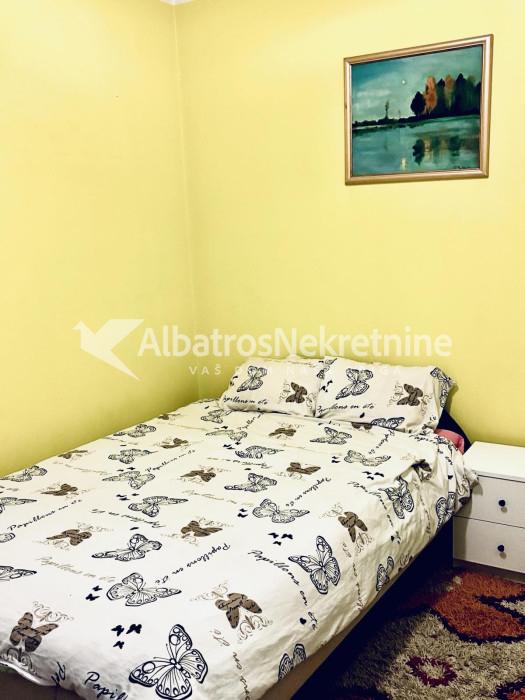 Moderan trosoban stan-