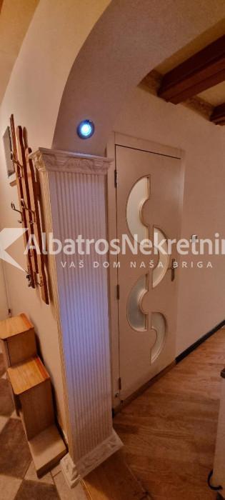 Stan Zemun Lux 