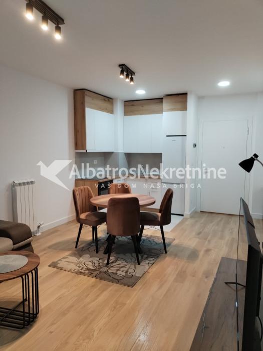 Novi Beograd, Blok 65, 2.0 soban Newport, namešten