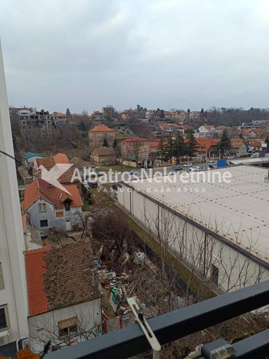 Izdaje se dvosoban stan 51m2 Zelena Avenija Zemun