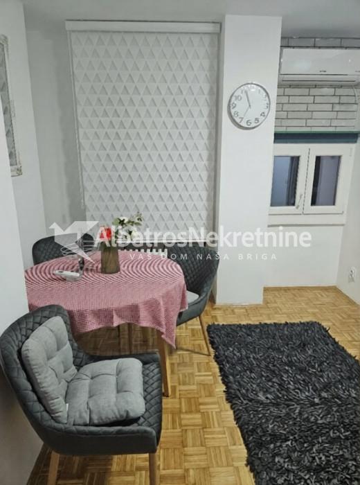  trosoban stan na Novom Beogradu
