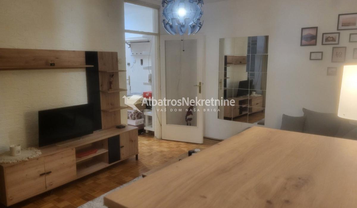 2.5 stan, izdavanje