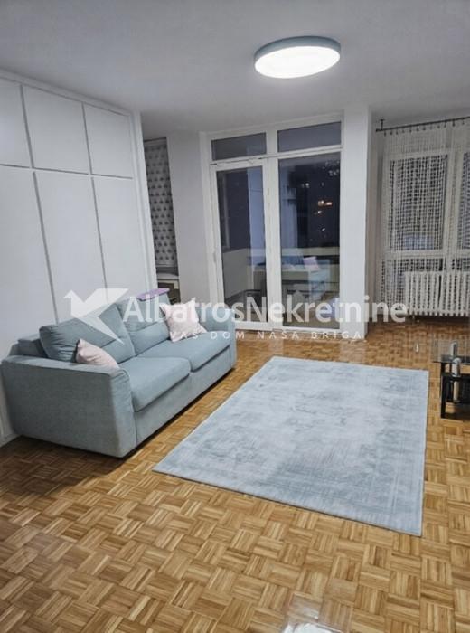  trosoban stan na Novom Beogradu