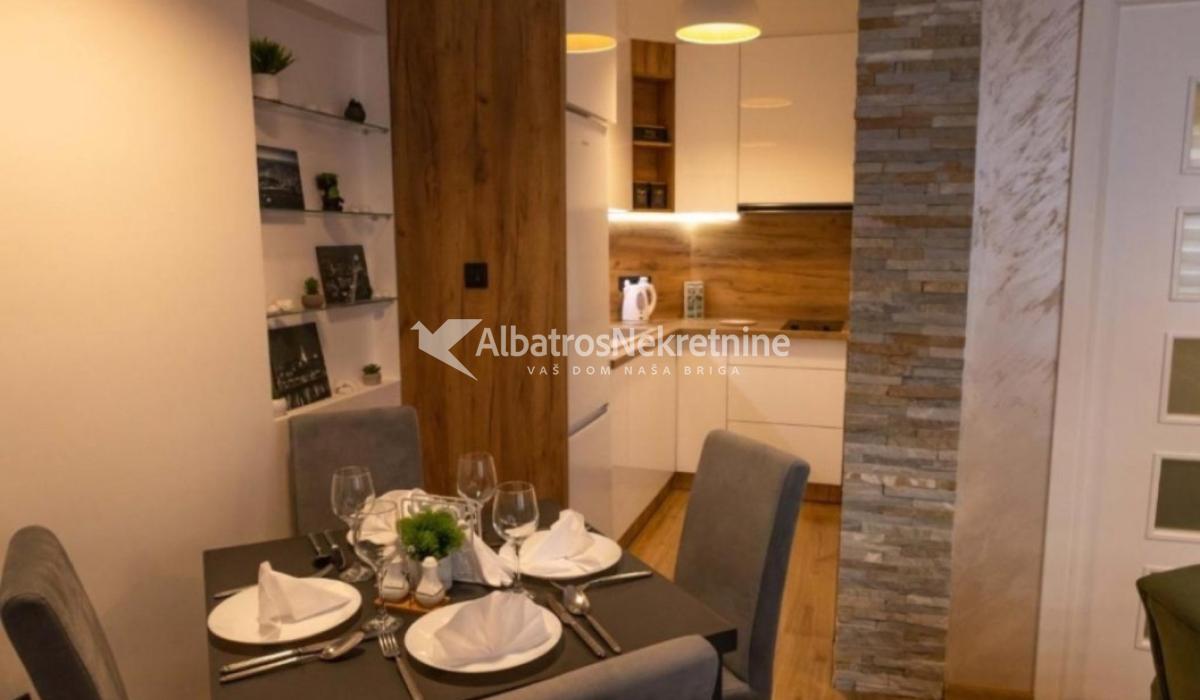 Autokomanda, jednosoban,30m2 + 25m2 terasa+parking