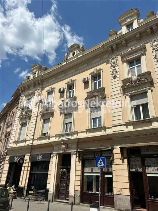 Jedinstven atraktivan Salonac u centru